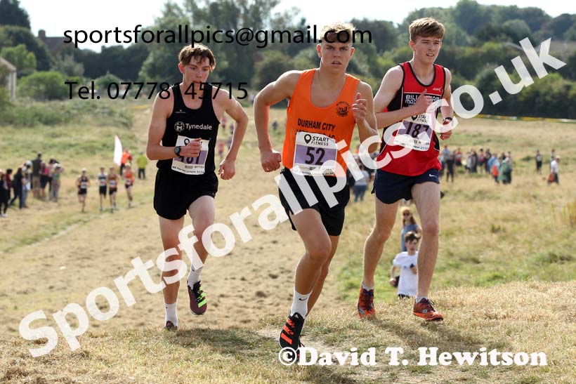 Mens under-17s 2021 North Eastern League, Wrekenton, Low Fell, Gateshead. Photo: David T. Hewitson/Sports for All Pics